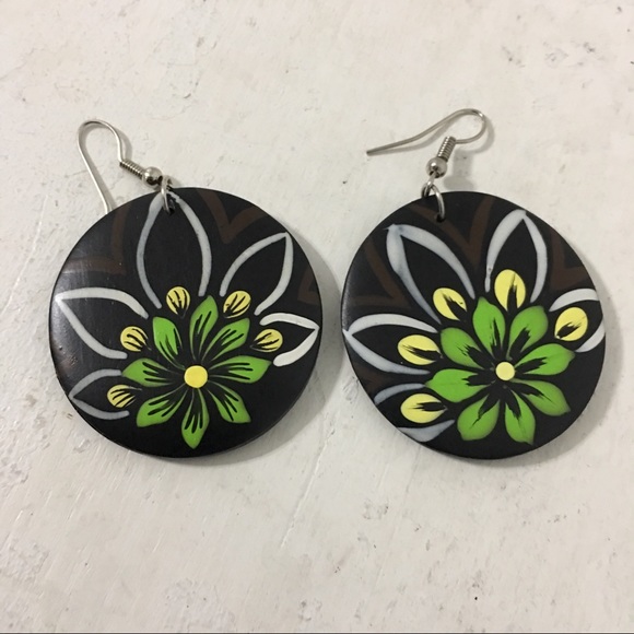 Three Piece Wood Fashion Jewelry Set - Picture 6 of 8